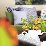 Villa Kayan - Gorgeous 2Br Seminyak Gem, Fabulous Location Steps From Restaurants, Cafes And Shopping