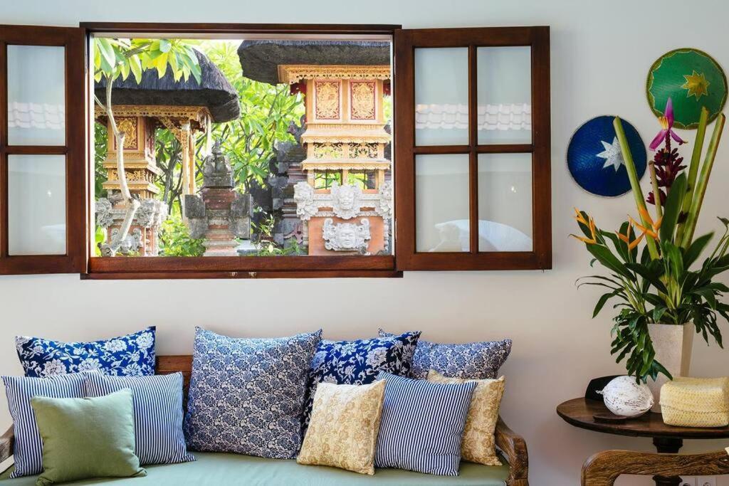 Kayan - Gorgeous 2br Gem, Fabulous Location Steps From Restaurants, Cafes And Shopping Villa