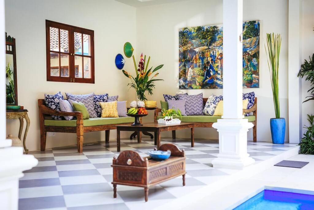 Villa Kayan - Gorgeous 2br Gem, Fabulous Location Steps From Restaurants, Cafes And Shopping Seminyak (Bali)
